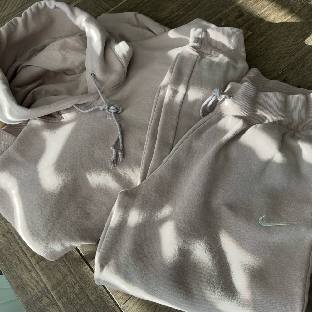 nike blush sweatsuit nwot